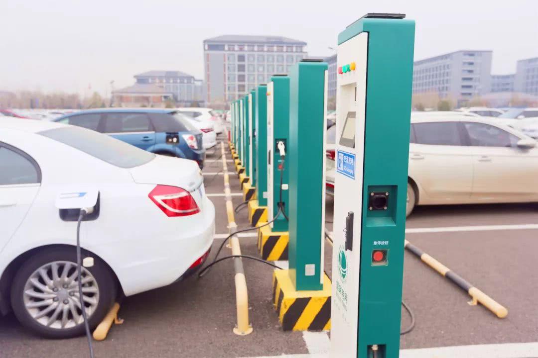 基于4G工業(yè)路由器和無線終端可實現(xiàn)電動汽車充電樁聯(lián)網(wǎng)解決方案
